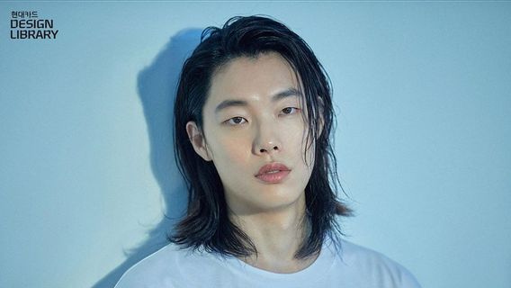 Ryu Jun Yeol Debut Sebagai Fotografer Lewat Pameran