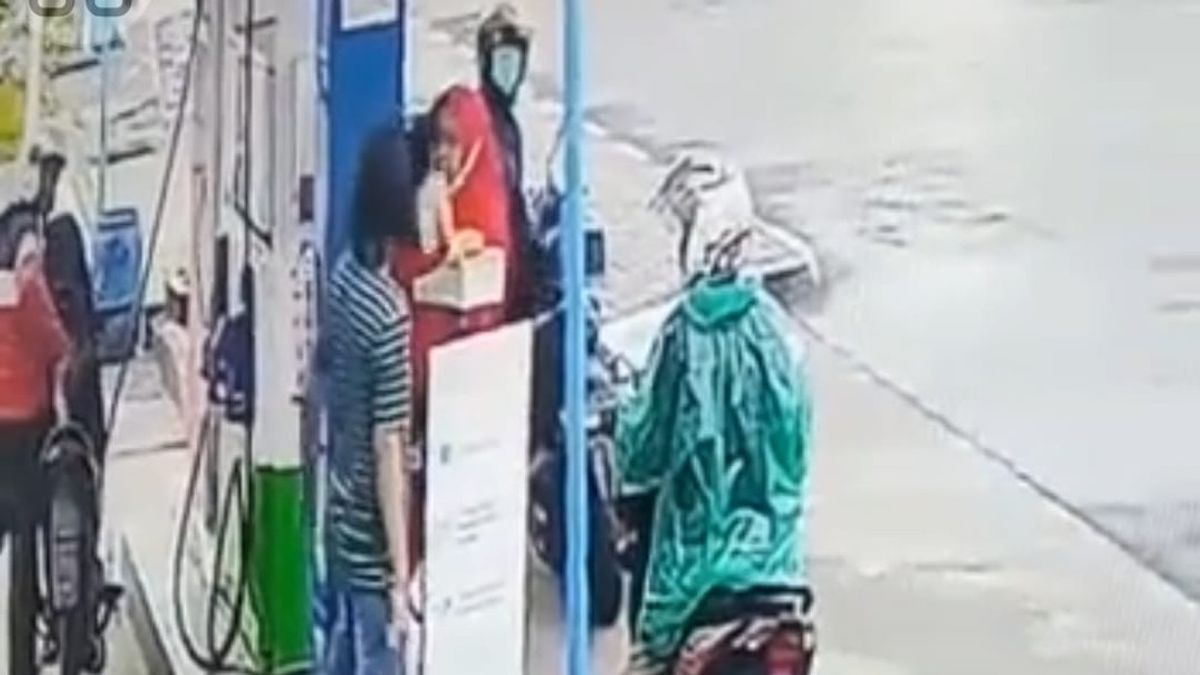 بسبب عدم وجود تغيير ، رجل في تانجيرانج يضرب رئيس محطة وقود