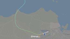 Melacak Jejak Digital Pesawat di Udara dengan FlightRadar24