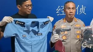 11 WN China Ilegal Juga Kerap Pakai Atribut Kepolisian China Dalam Aksi Penipuan Online