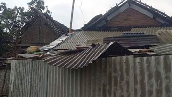 Hujan Deras Disertai Angin Kencang di Malang, Sejumlah Rumah Rusak