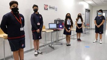 Fort! Cinq Enfants D’écoles Primaires à Dubaï Trouvent Des Outils De Stérilisation Pratiques Pour Prévenir Covid-19