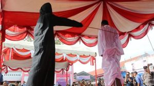 Dua Pelaku Zina di Aceh Barat Dihukum Cambuk 100 Kali