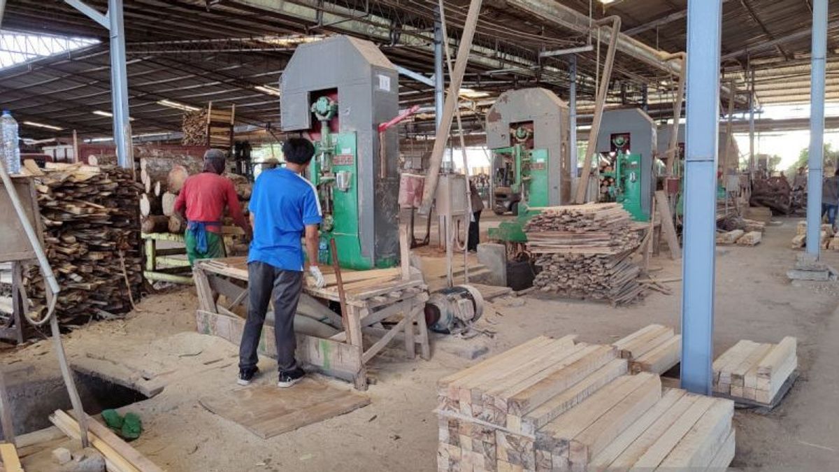 Causing Air Pollution, DLH Bengkulu Reprimands Hong Ming Industry Briquette Manufacturing Company
