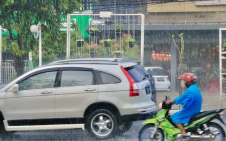 Prakiraan Cuaca BMKG: Sebagian Besar Wilayah Indonesia Diguyur Hujan