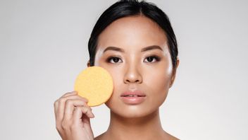 顔はいつもおしっこをしているので、頻繁にタッチアップする必要がありますか?脂性肌の原因とそれを制御する方法を知る