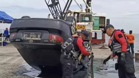 マルンダの海に突っ込んだTNIパーン准将の車は、今日、国家警察のためにチェックされました