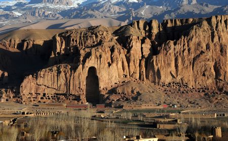 Artefak dari Situs Buddha Bamiyan yang Dihancurkan Taliban, Dicuri dari Penyimpanan saat Kekacauan Afghanistan Tahun Lalu