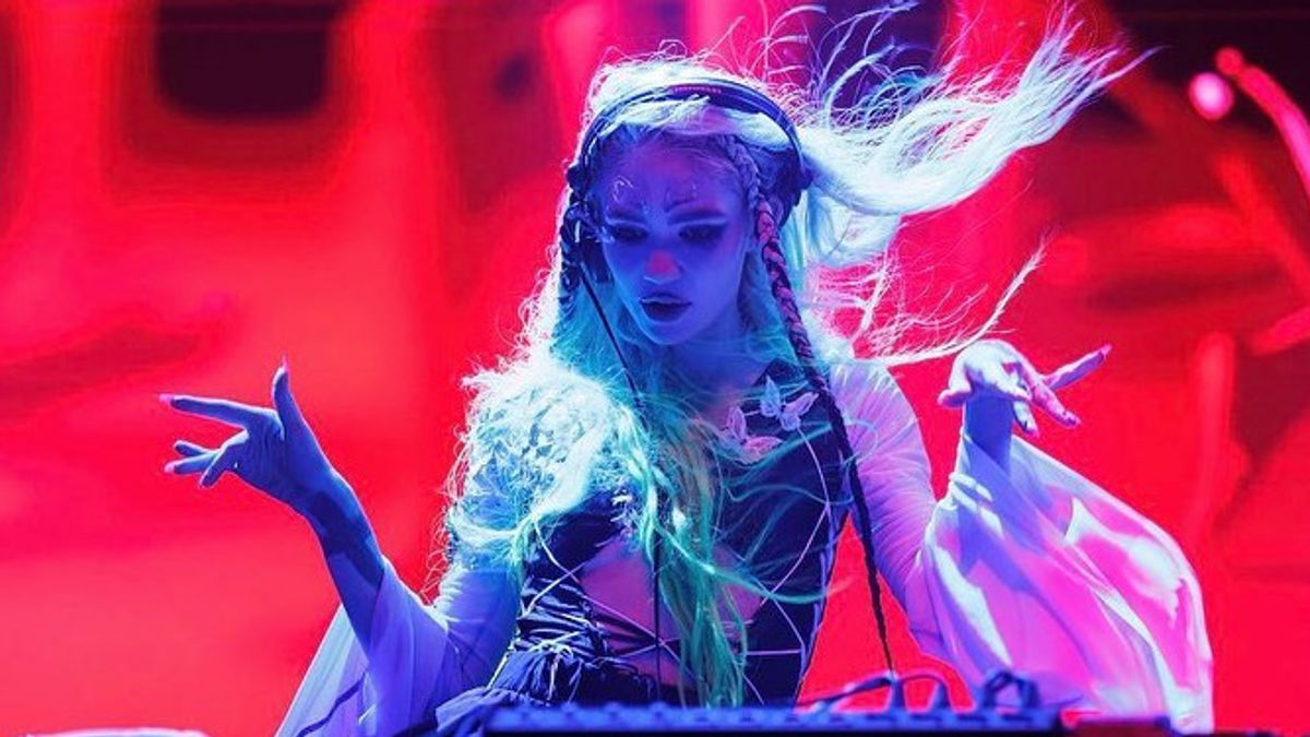 Grimes: Taylor Swift Satu-satunya Capres yang Bisa Mempersatukan Negara