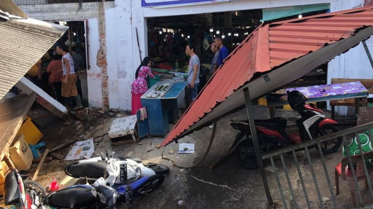 Tanjungpinang KUD Fish Market Collapses, Several People Injured