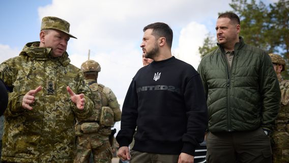 Sebut Situasi di Bakhmut Sangat Menegangkan, Presiden Zelensky Puji Kegigihan Pasukannya Menghadapi Serangan Rusia