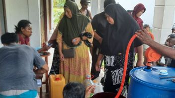 People In Wondama Bay, West Papua Enjoy Cheap Cooking Oil Of Rp. 14,000, One Resident: Quite Can Help Kitchen Finance