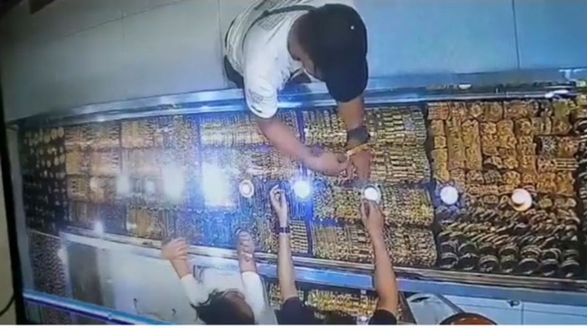Pura-pura Jadi Pembeli, Pria di Makassar Tancap Gas Ambil Gelang Emas 30 Gram yang Dicoba