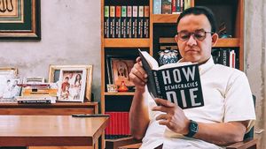 Melihat Isi Buku <i>How Democracies Die</i> yang Dibaca Anies, Seberapa Dekat dengan Pemerintahan Jokowi?