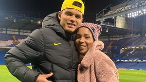 Kritik Klub karena Tak Lihat Foto Suami di Stamford Bridge, Istri Thiago Silva Bikin Fans Chelsea Marah
