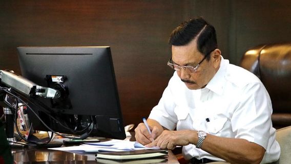 Luhut: Investor Asing seperti Tesla Mulai Kepincut, Indonesia Bisa Jadi Produsen Besar Mobil Listrik