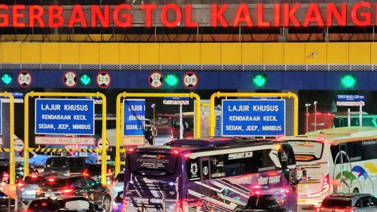 Arus Balik Masih Padat, One Way Tol Kalikangkung-Cikampek Diperpanjang hingga Kamis