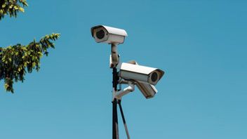 트로토아르에 주차된 빨간 번호판 자동차가 바이러스에 걸렸고, Satpol PP은 사과했다 