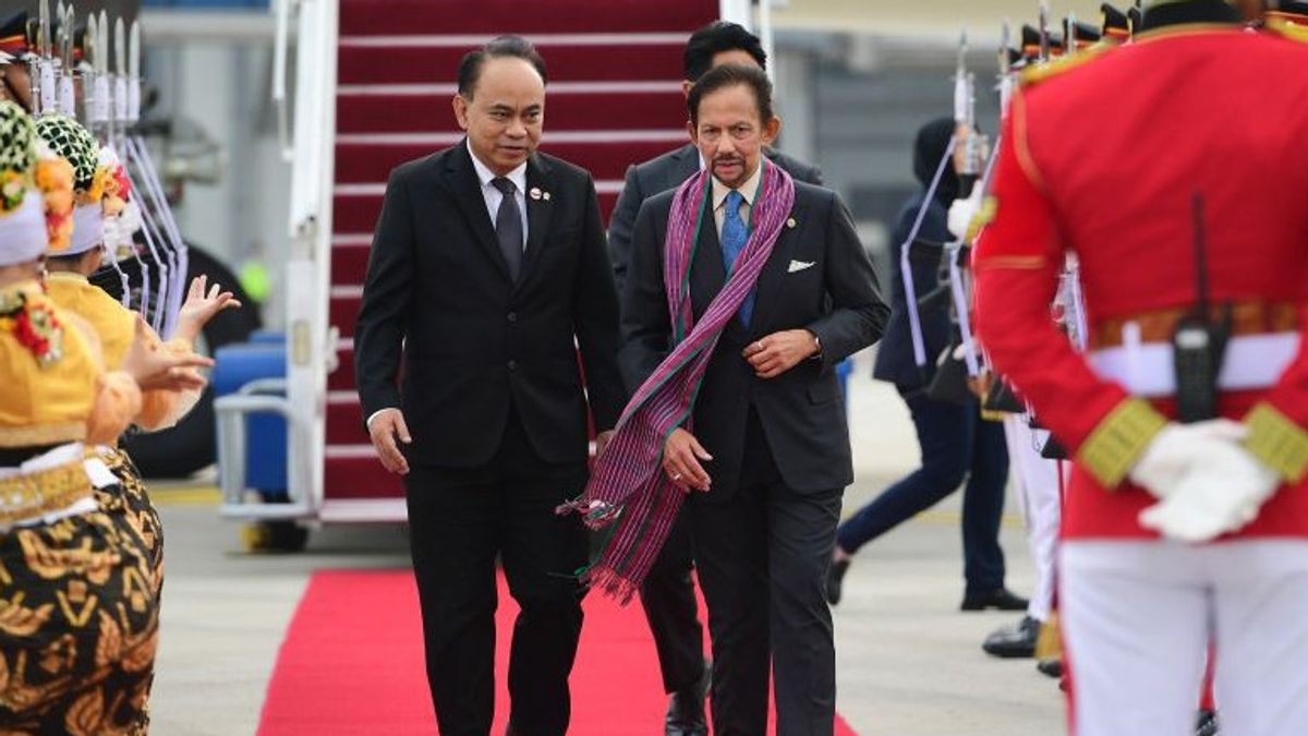 Sultan Of Brunei Hassanal Bolkiah Arrives In Jakarta For The ASEAN Summit