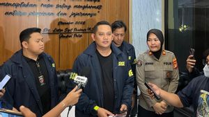 Polisi Temukan Ruam Merah di Tubuh Satu Keluarga yang Tewas dengan Mulut Berbusa