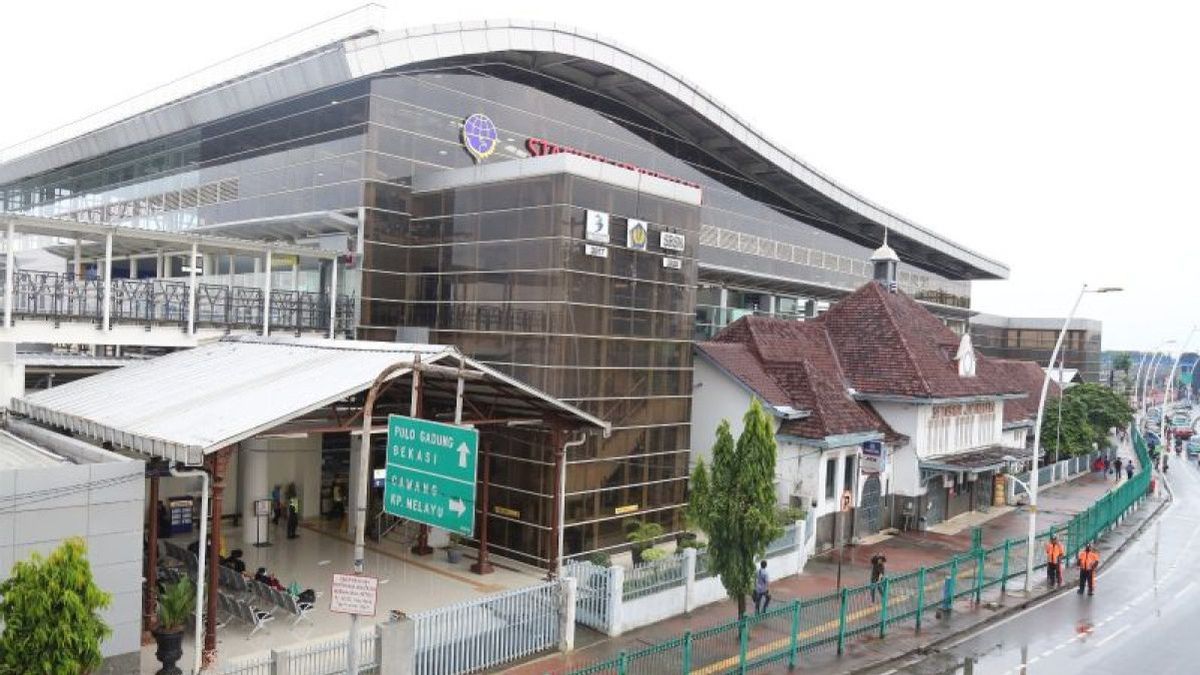 Demonstration Action, 10 Gambir Station Departure Trains Dismissed In Jatinegara