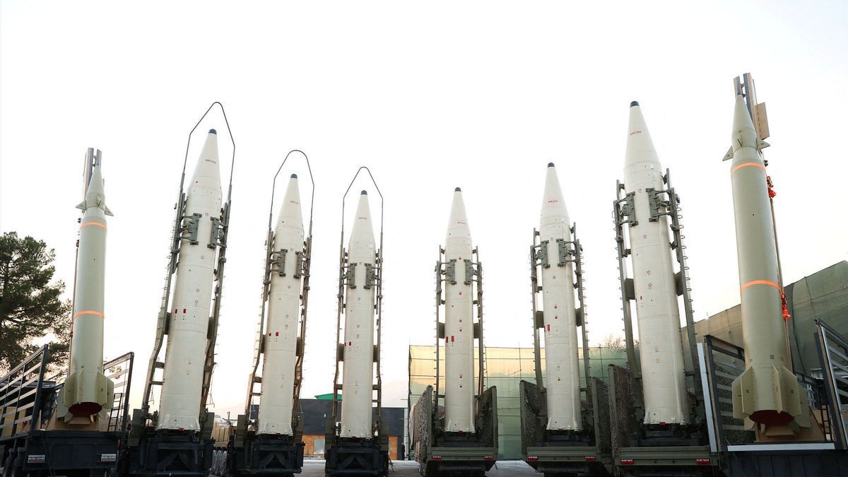 Iran Luncurkan Rudal Raksasa di Laut Oman, Bisa Capai Target 2.000 Km