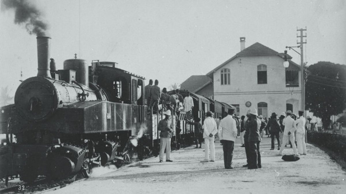 قطار, بريمادونا وسائل النقل العام منذ فترة جزر الهند الشرقية الهولندية