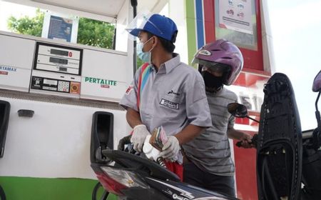 Tok! Pemerintah Resmi Naikkan Harga Pertalite jadi Rp10.000 per Liter, Diumumkan Jokowi dan Sri Mulyani Siang Ini