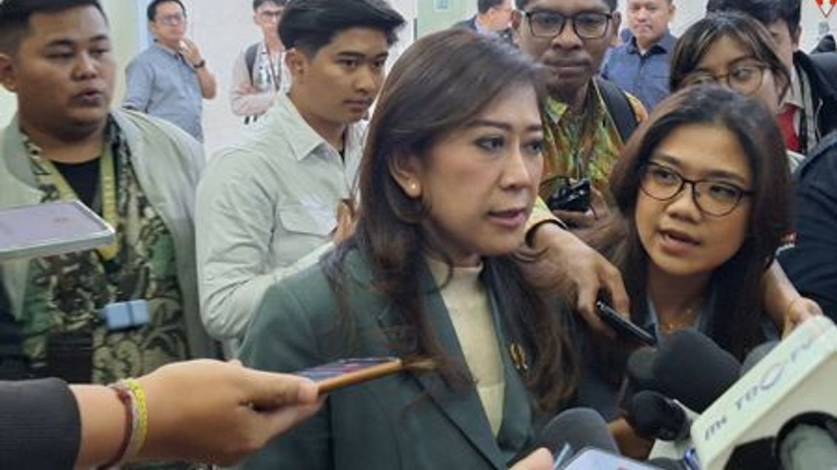 Menkomdigi Tunjuk Polisi Jadi Plt Dirjen Pengawasan Ruang Digital Komdigi