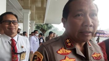 رئيس شرطة جنوب سومطرة يتخذ إجراءات حازمة لتخزين الوقود