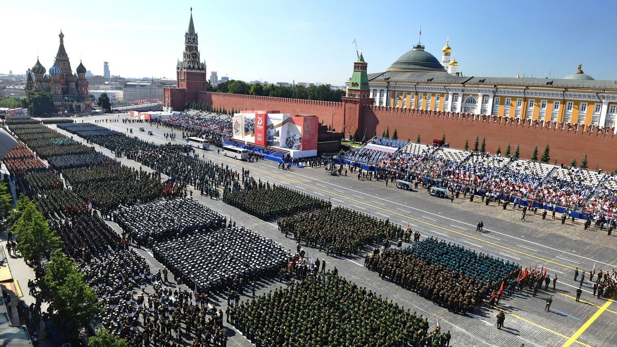 Kremlin: Increased Number Of Troops Along With Increasing Threats To Russia And Western Attitudes