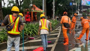 Bundaran HI Banjir: Palyja Pejompongan Duga Bocornya Pipa Ledeng Akibat Revitalisasi Halte Transjakarta Bundaran HI