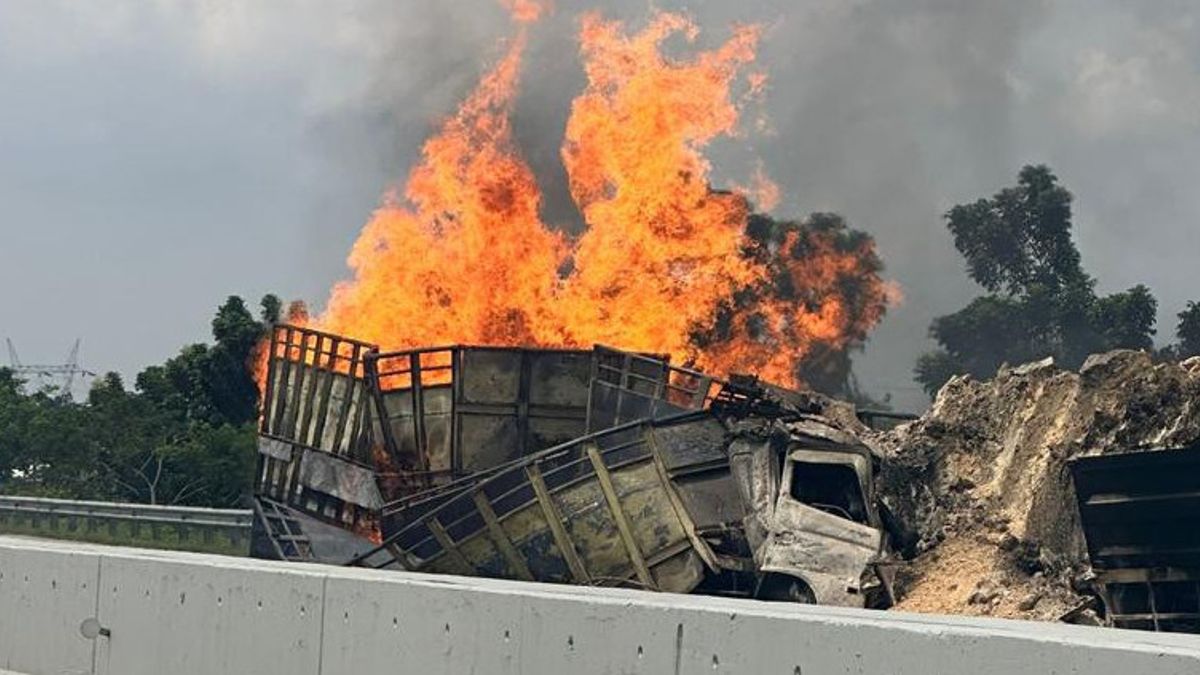 Truk Bawa Cairan Kimia Terbakar di Tol Pemalang, 2 Orang Tewas