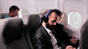 Cara Mengatasi Perut Kembung di Pesawat, Jangan Panik!