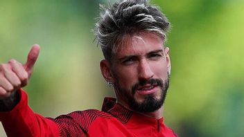 Milan Midfielder Samu Castillejo Becomes A Victim Of Robbery And Was Held Up By A Gun