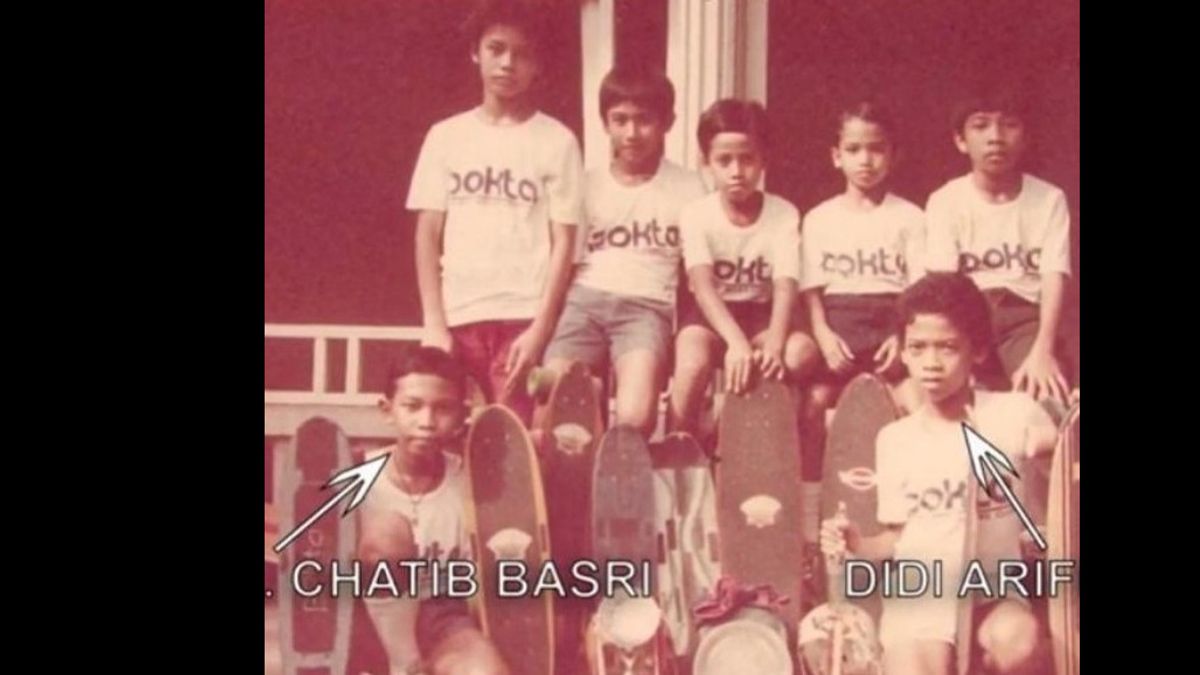 Ancien Ministre Des Finances Chatib Basri S’avère être Bon à Skateboarding, Comme Tony Hawk!