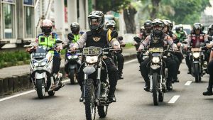 Patrouille de moto, police de la circulation des crimes de la route à Jakarta