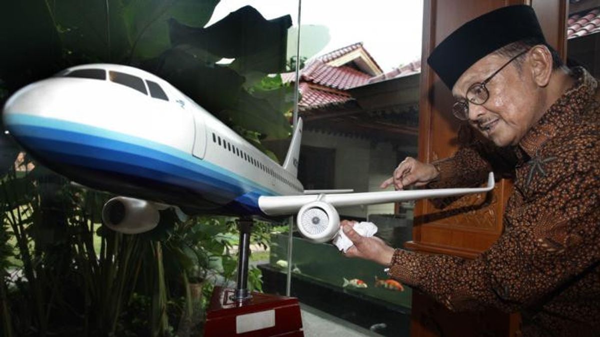 Seeing The Way Of Learning Indonesian Father Of Technology BJ Habibie Who Was Born Today June 25, 1936