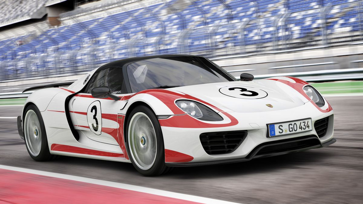 Central Porsche Develops Racing Version Highway Car