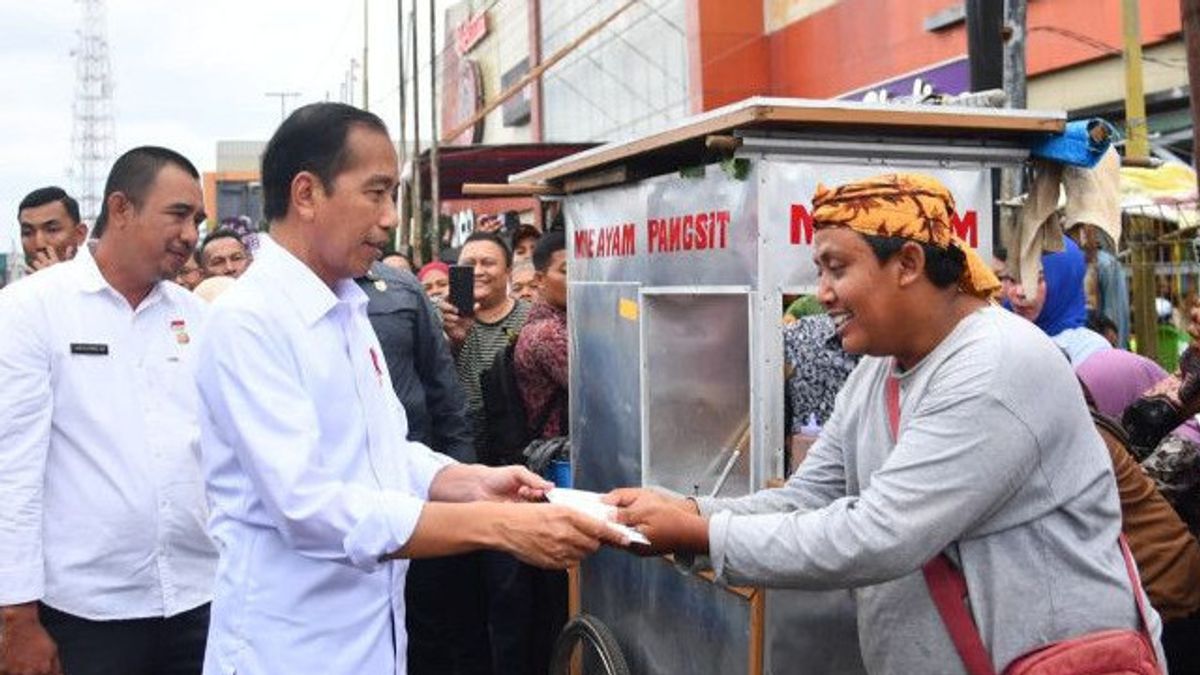 Jokowi Checks Food Prices At Purwodadi Market Bengkulu