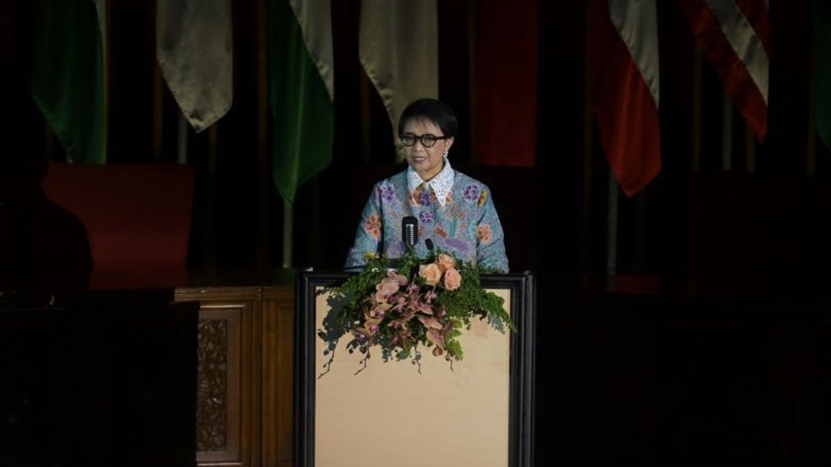 وزيرة الخارجية ريتنو تؤكد أن السياسة الخارجية الإندونيسية ليست تعاملية