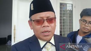 East Kalimantan Bawaslu Call The Unmul Chancellor Regarding The Allegation Of Campaigning For Cagub Isran Noor