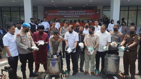 Riau Police Destroy Evidence Of 9.94 Kilograms Of Shabu