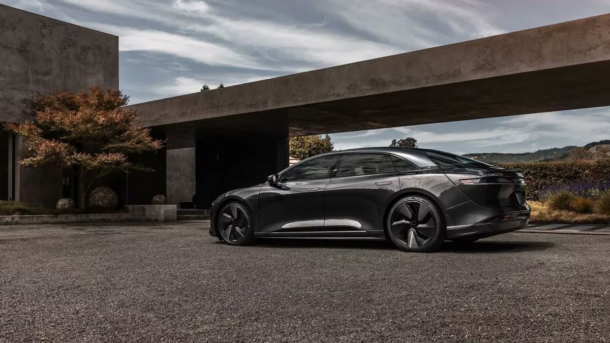 Lucid Air Electric Car That Will Appear In Stealth Look