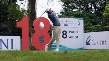 لاعب الغولف الفلبيني يلعب بمفرده في قمة قائمة المتصدرين لبطولة ADT Golfpreneur لعام 2022