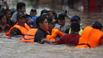 Jakarta Submergée Pendant Les Inondations En Raison Du Manque De Zone De Captage De L’eau