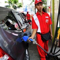 Pertamina宣布自2023年3月1日起将Pertamax燃料价格上调至每升13，300印尼盾