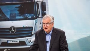 Diterpa Hambatan Pasokan, Daimler Truck Tetap Catatan Peningkatan Penjualan di Pasar Global di 2023