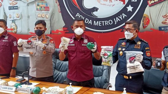 Polisi Gagalkan Penyelundupan 800 Lembar ‘Kertas Dewa’  LSD dari Kanada