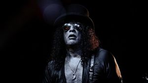 Bumblefoot Sebut Slash Gitaris Ikonik dengan Skill Langka
